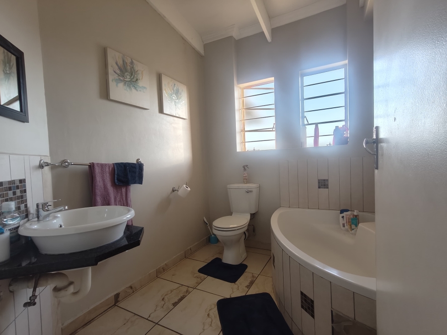 3 Bedroom Property for Sale in Waterval East North West